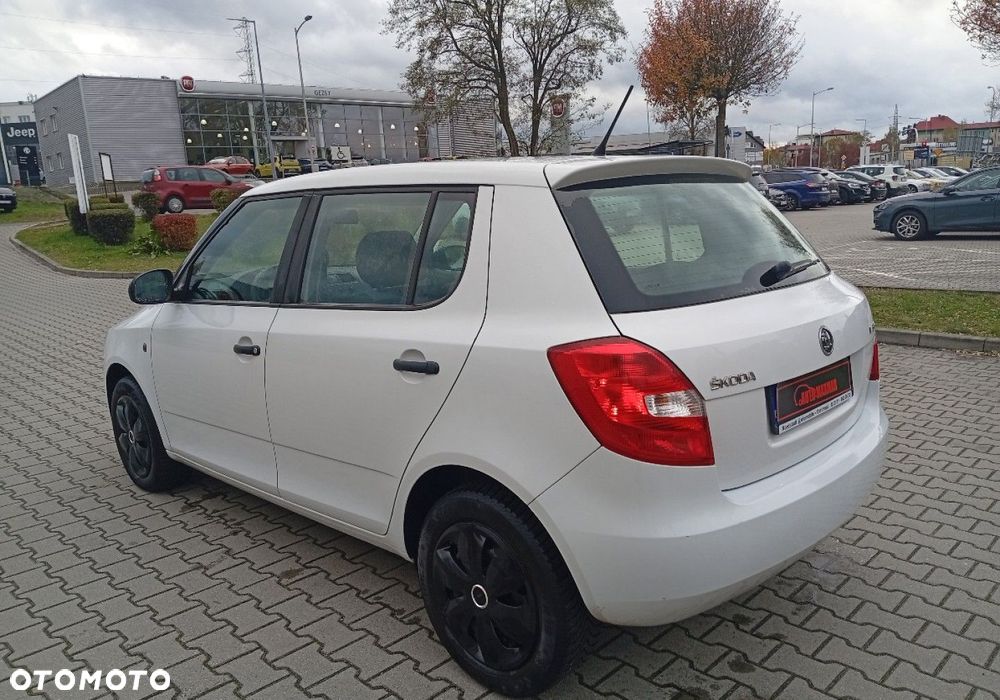 Skoda Fabia - 10