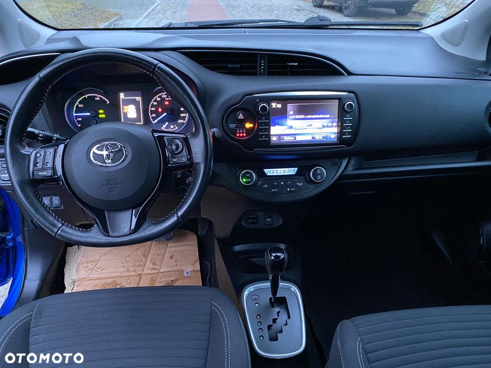 Toyota Yaris 1.5 VVT-i Team Deutschland - 20