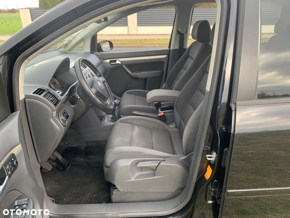 Volkswagen Touran 2.0 TDI DPF Comfortline - 23