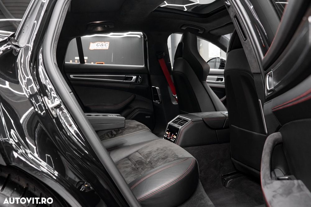 Porsche Panamera GTS - 16