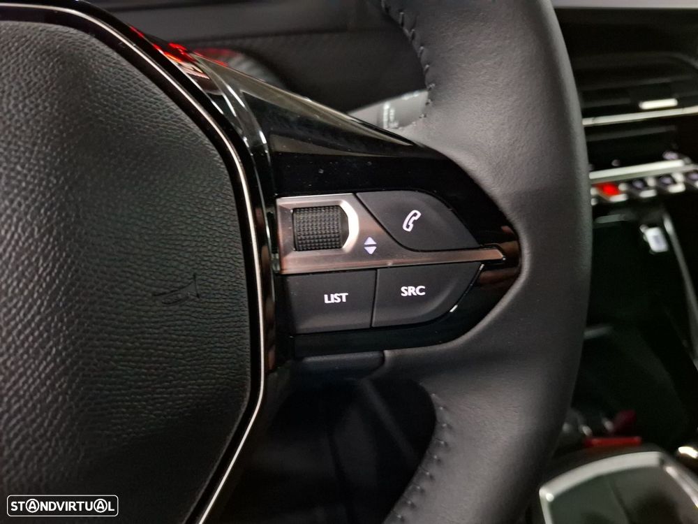 Peugeot 2008 1.2 PureTech Style — fotografia 17