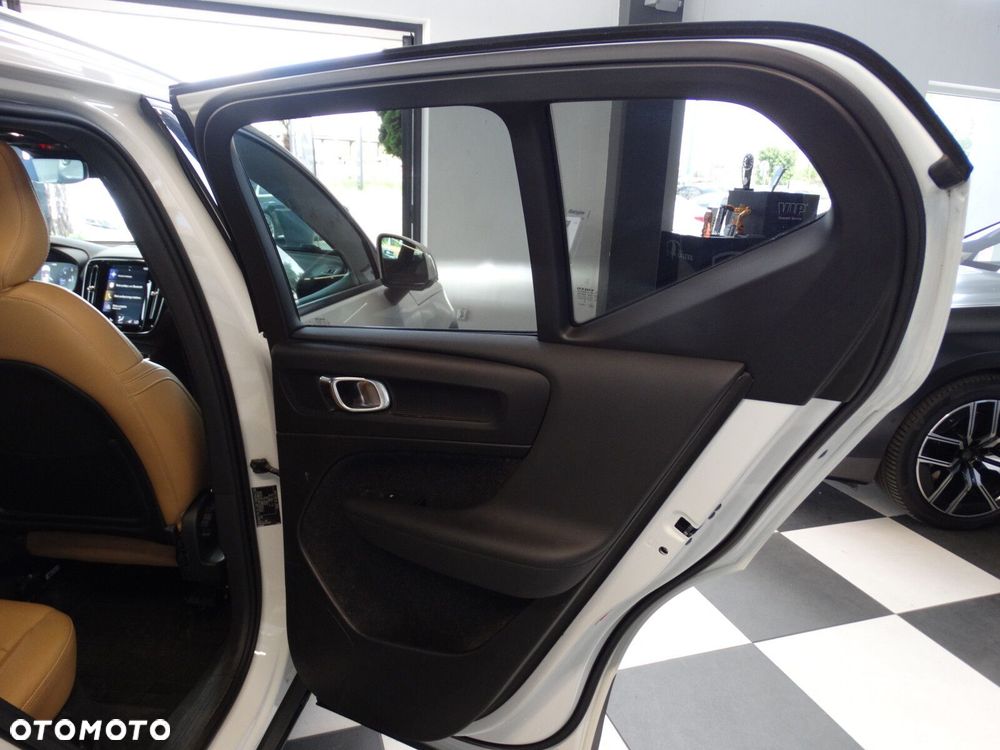 Volvo XC 40 - 30