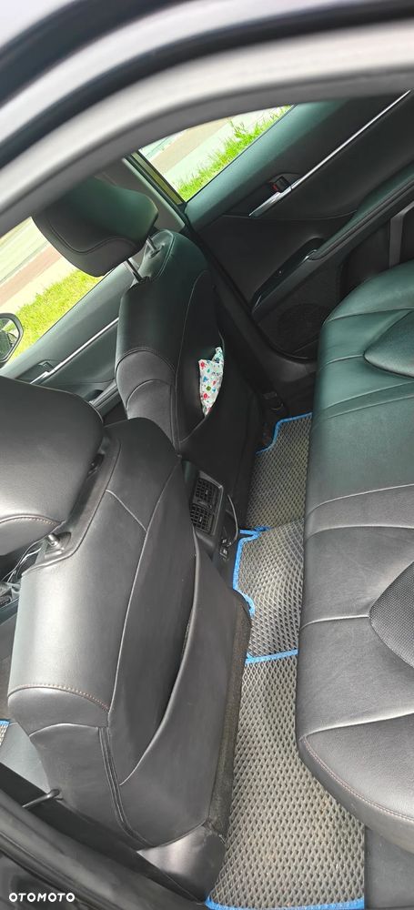 Toyota Camry 2.5 Hybrid Comfort CVT - 12