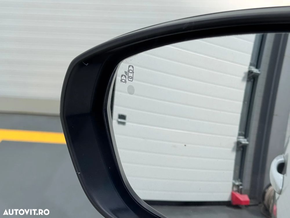 Peugeot 3008 Plug-In Hybrid 225 e-EAT8 GT - 15