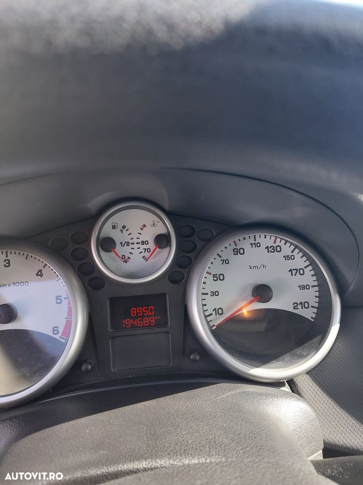 Peugeot 207 90 HDi FAP (Blue Lion) Urban Move - 6