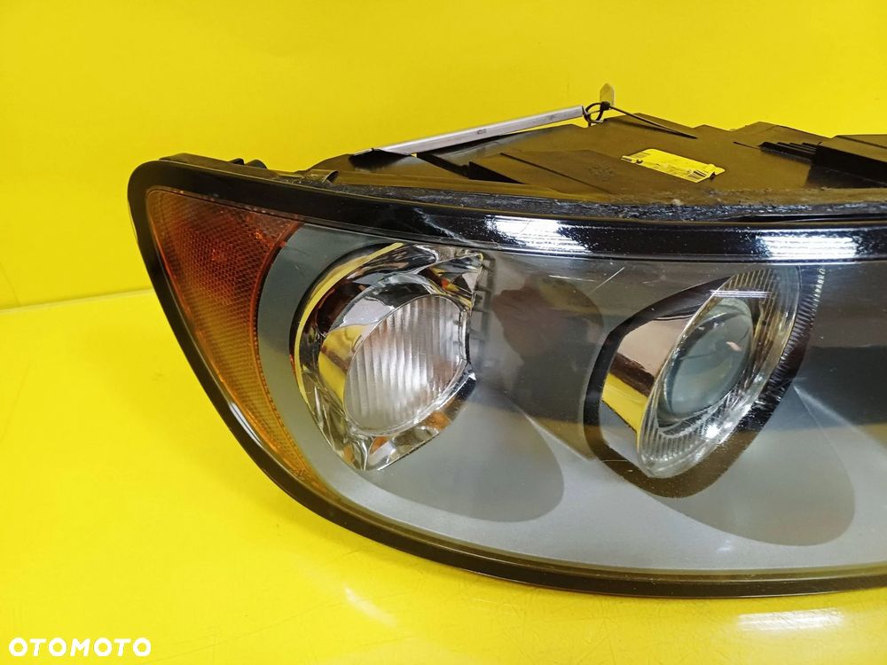REFLEKTOR LAMPA SOCZEWKA PRAWY PRZÓD VOLVO V50 I 30698886 NR104 - 4