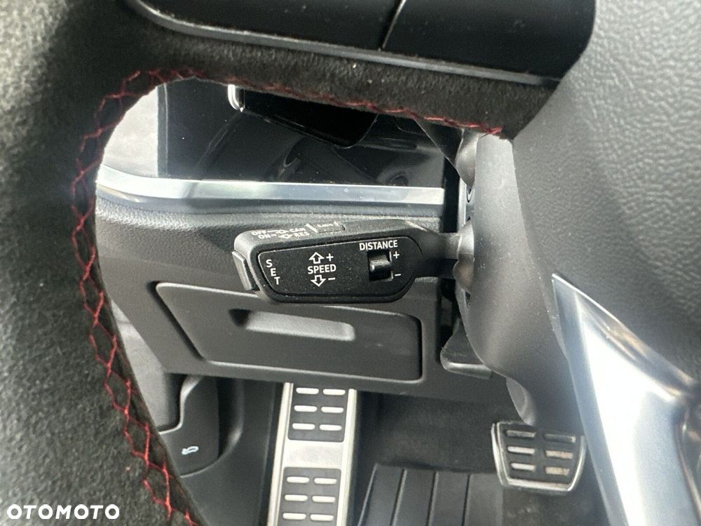 Audi Q3 RS S tronic - 27