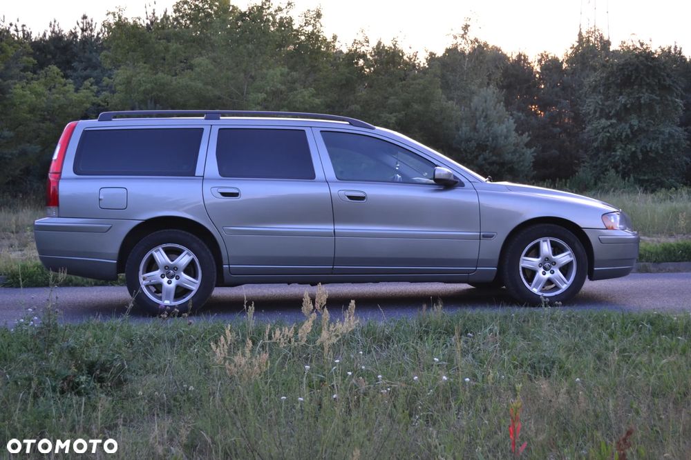 Volvo V70 2.4D5 Momentum - 5