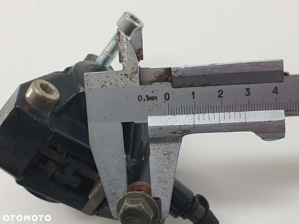 Zacisk Hamulcowy Przod  Skuter Govecs Go - 12