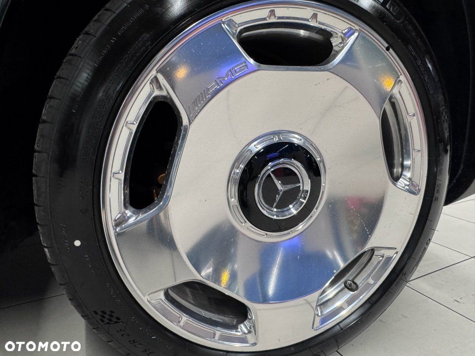 Mercedes-Benz GLS - 23