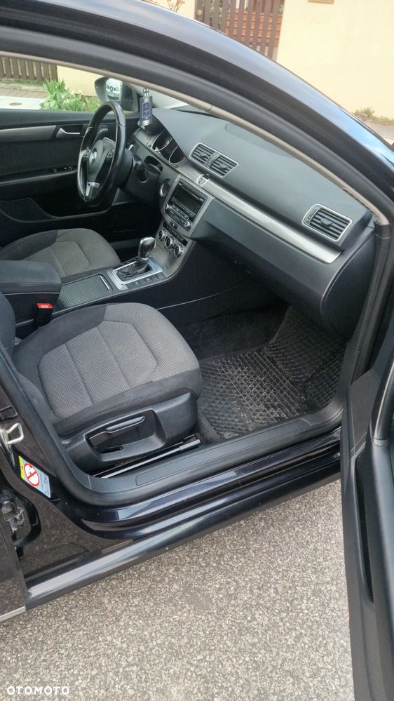 Volkswagen Passat - 21