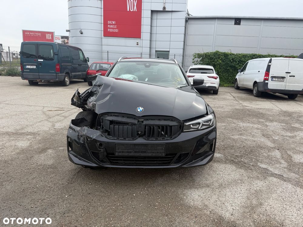BMW Seria 3 318d mHEV - 9