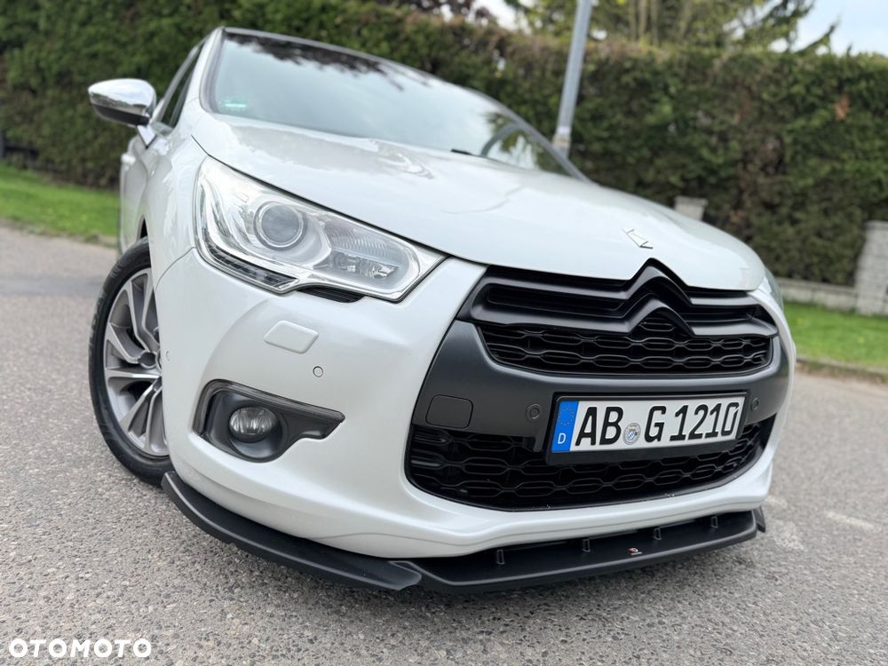 Citroën DS4 HDi 165 SoChic - 1