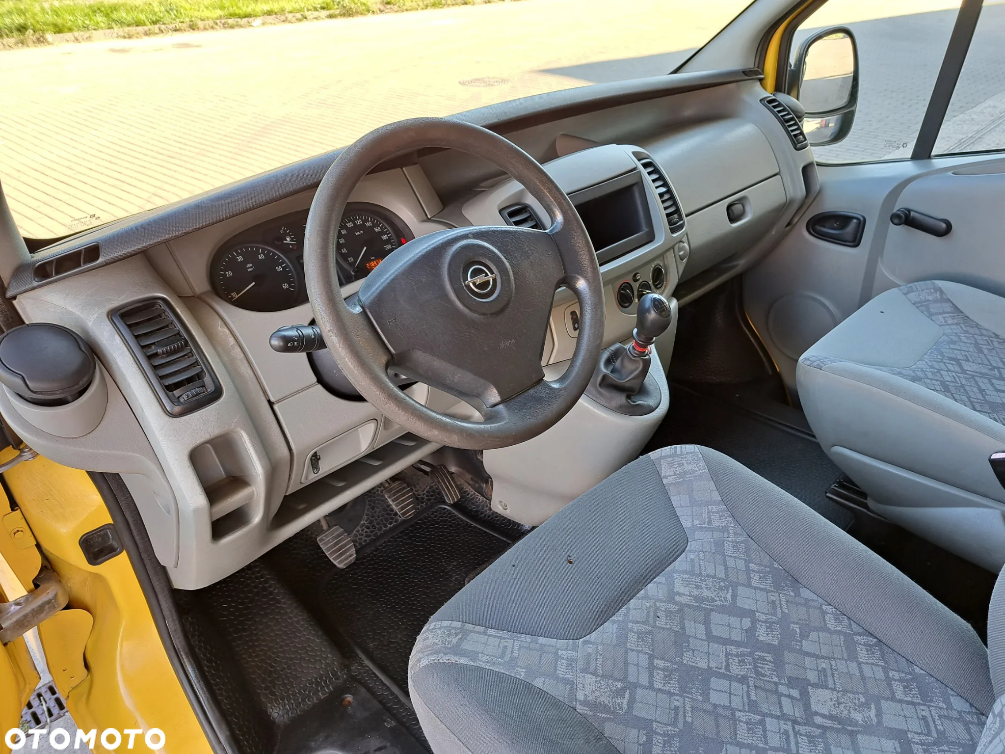 Opel Vivaro - 14