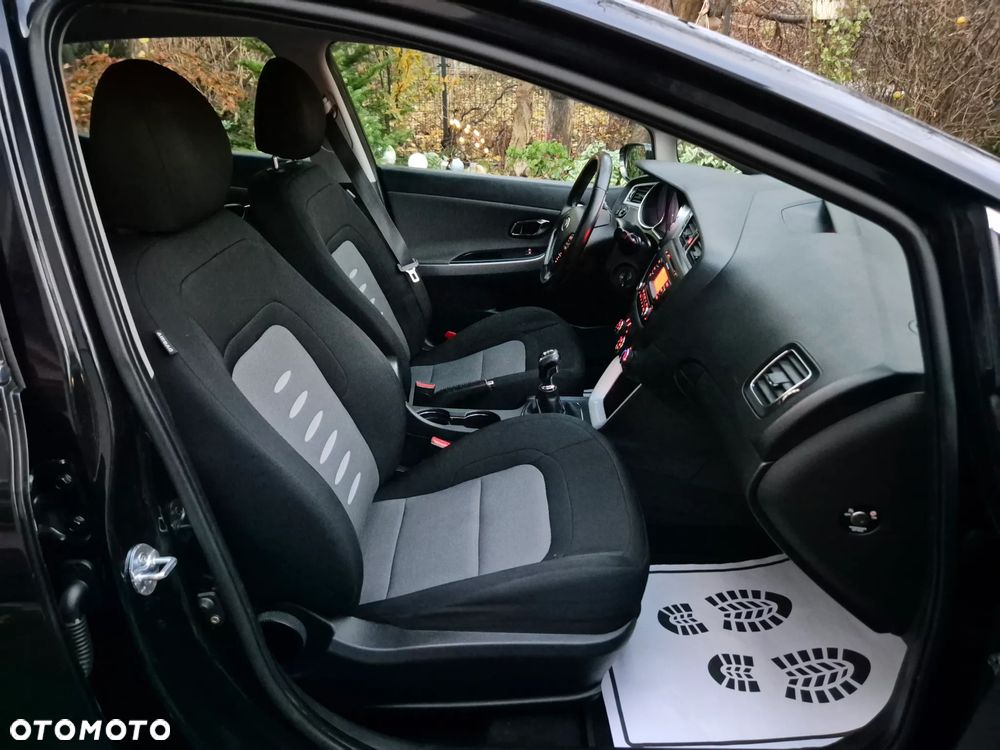 Kia Ceed 1.6 GDI Dream-Team Edition - 35