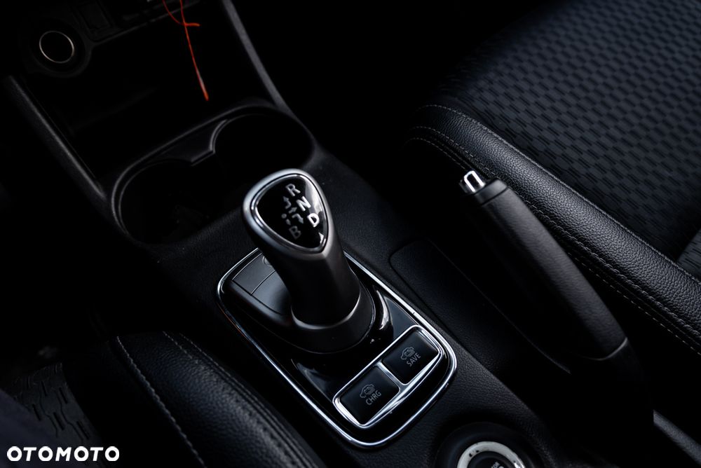 Mitsubishi Outlander Instyle NAVI + - 23