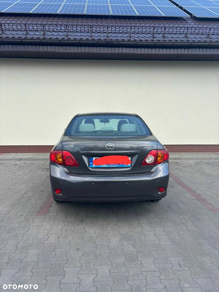 Toyota Corolla - 2