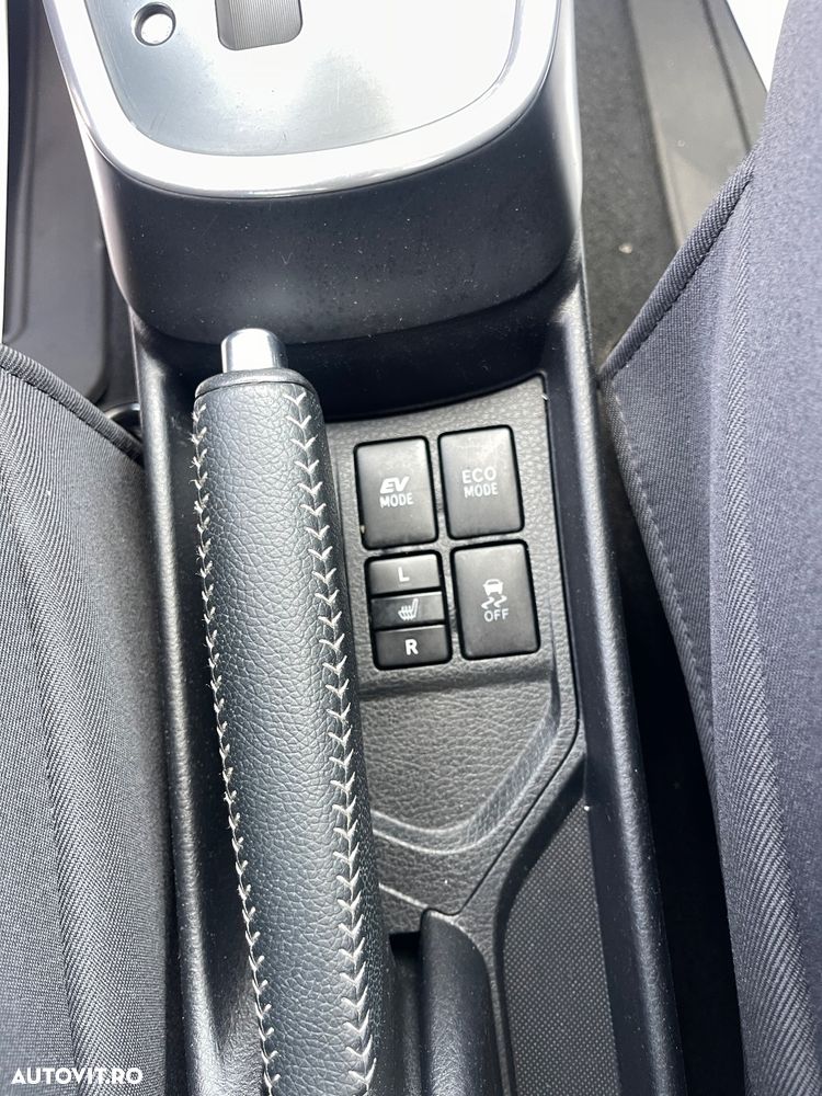 Toyota Yaris 1.5 VVT-i HSD Active - 33