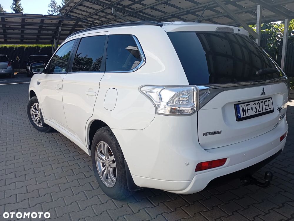 Mitsubishi Outlander - 4