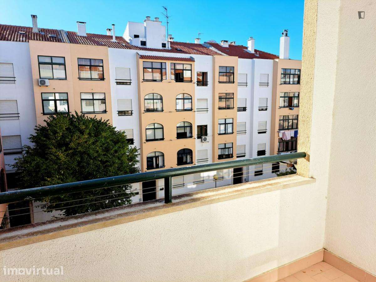 Quarto - localizado em Caparica Lisbon - Grande imagem: 3/27