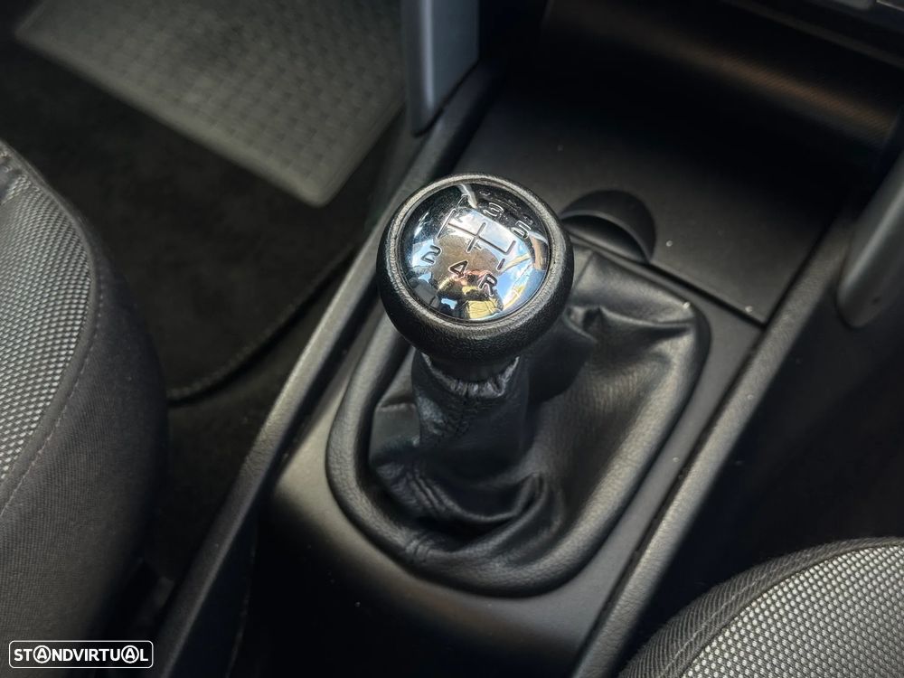 Peugeot 207 1.4 HDi Premium - 21