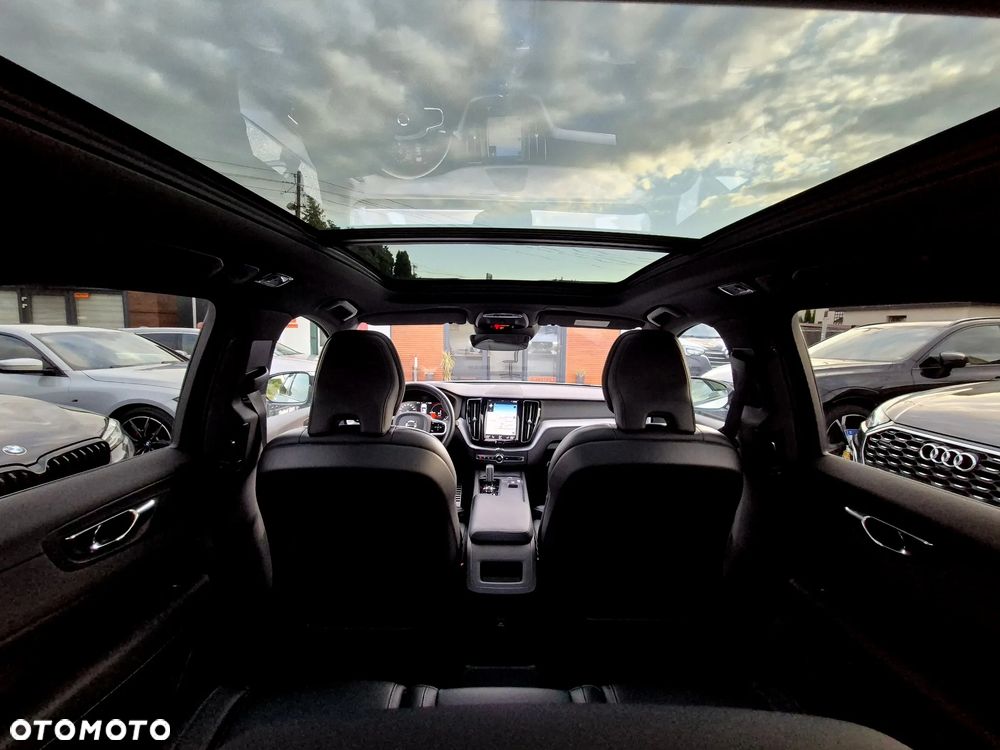 Volvo XC 60 T8 Twin Engine AWD Geartronic RDesign - 16