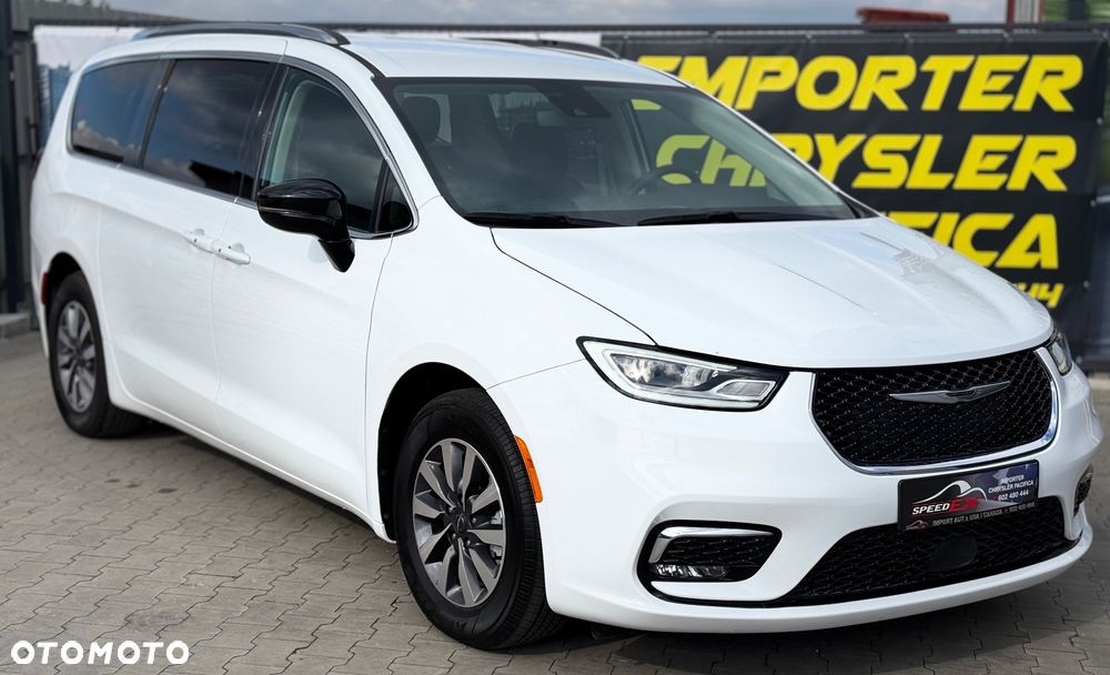 Chrysler Pacifica - 2