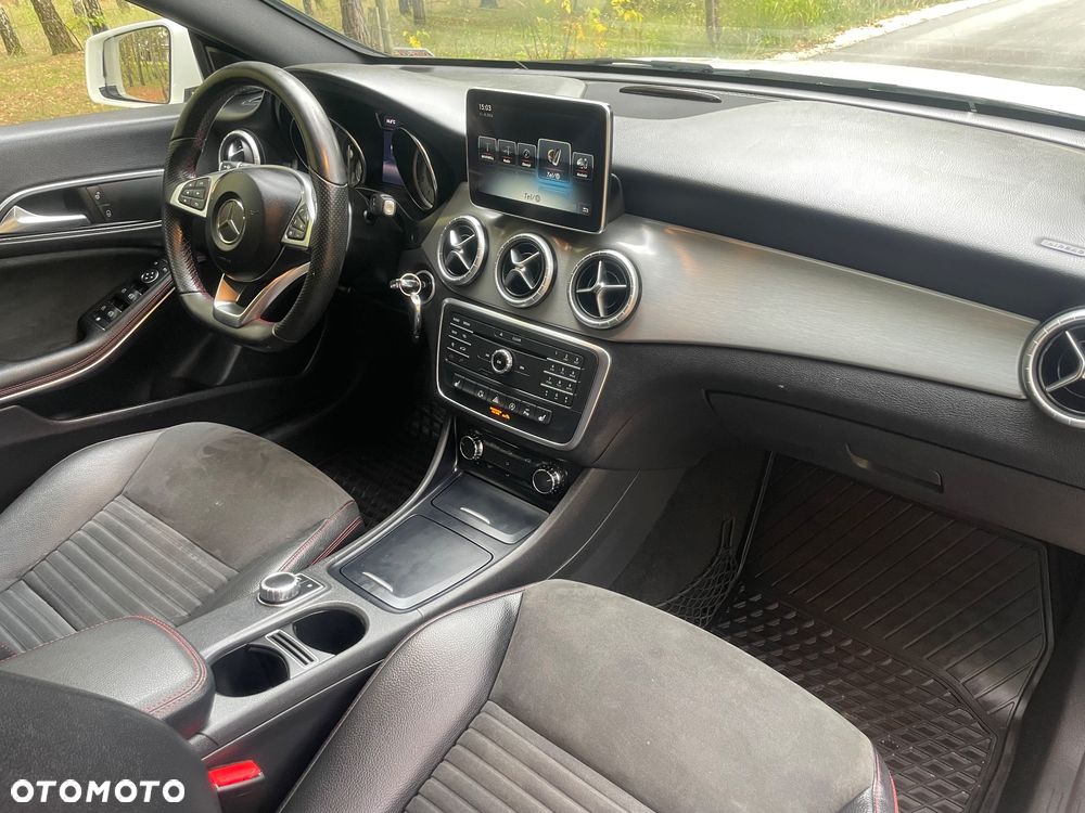 Mercedes-Benz CLA 180 7G-DCT AMG Line - 18