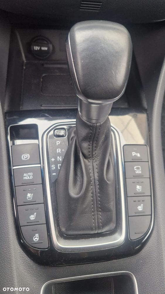 Hyundai IONIQ Hybrid Platinum - 10