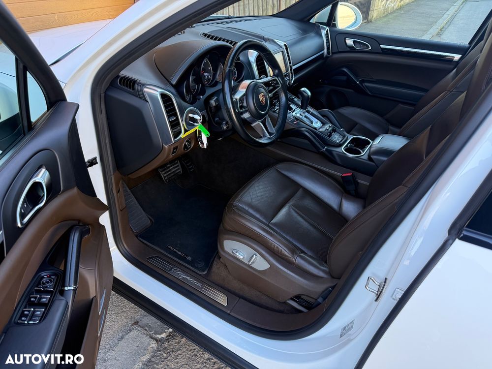 Porsche Cayenne - 20