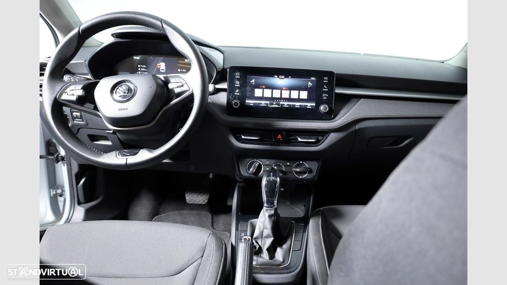 Skoda Fabia 1.0 TSI DSG — fotografia 14