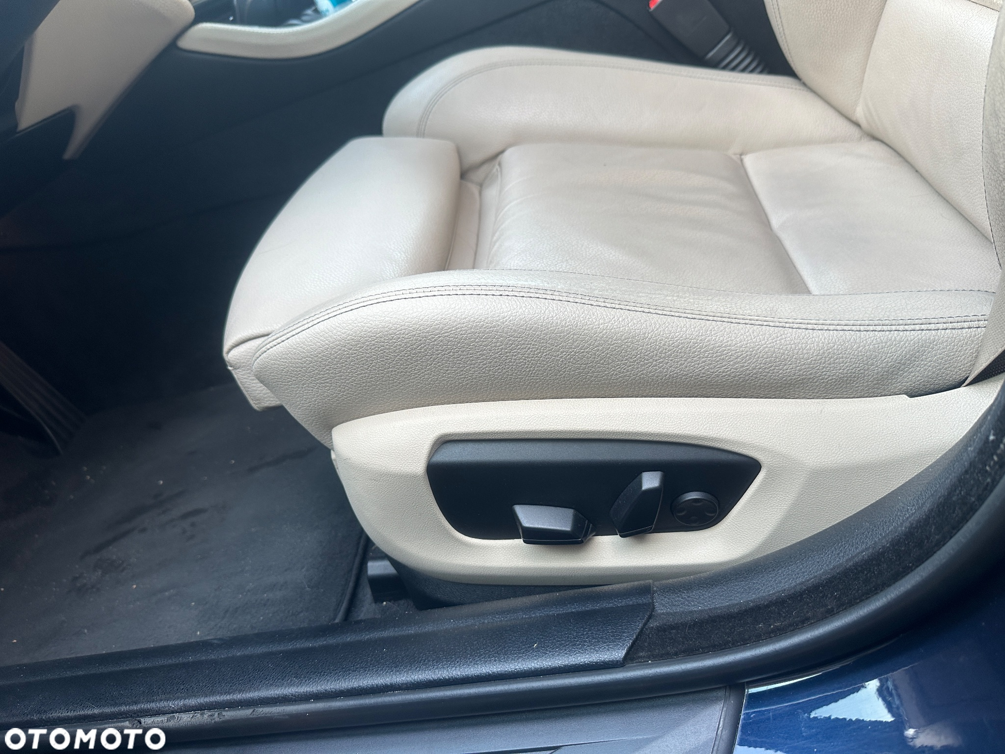 BMW Seria 5 520d xDrive - 12