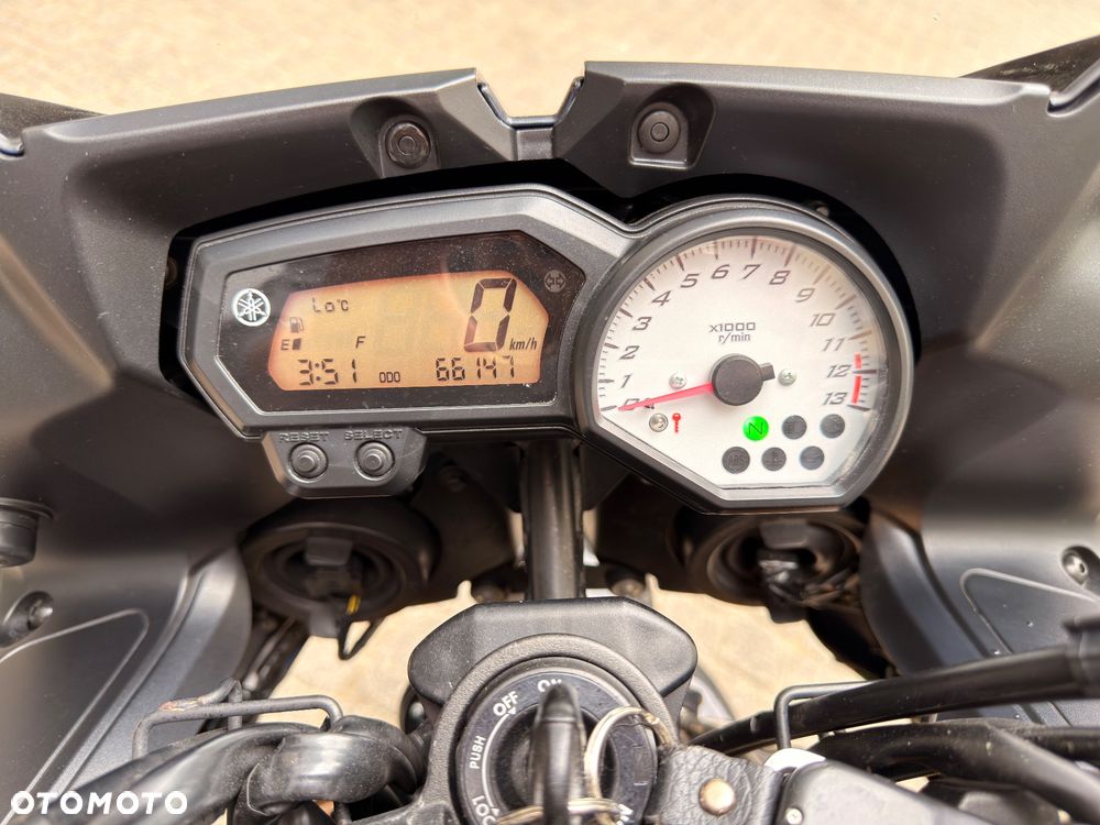 Yamaha FZ8 - 16