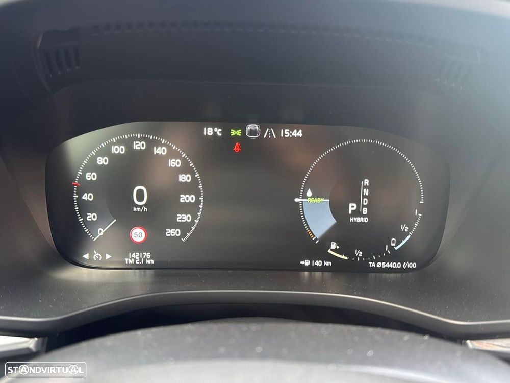 Volvo XC 60 2.0 T8 PHEV Momentum Plus AWD - 14