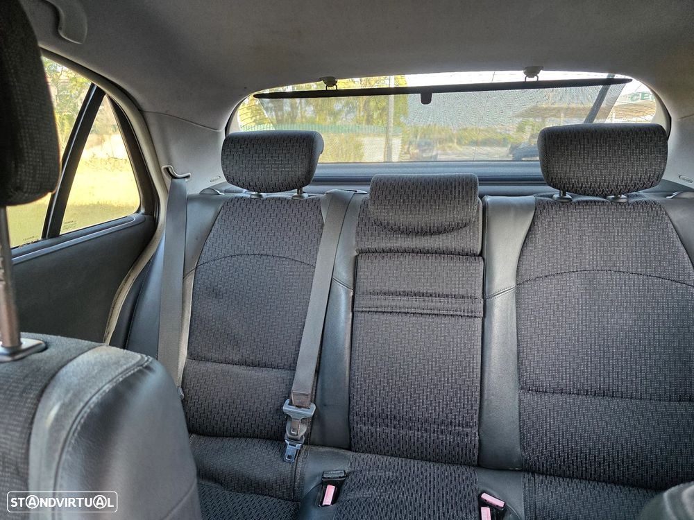 Renault Laguna 1.9 dCi Dynamique Edition - 8