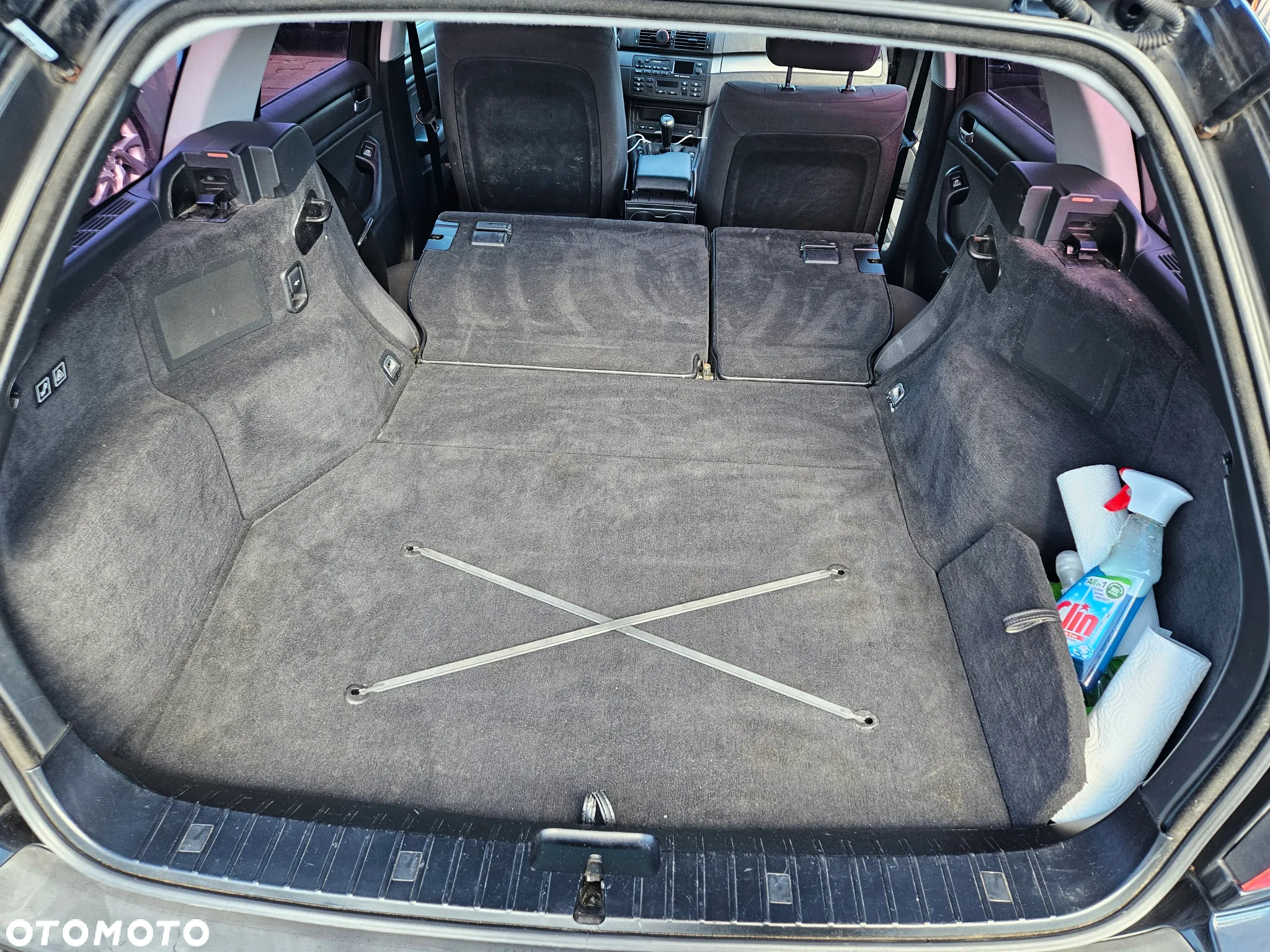 BMW Seria 3 318i Touring - 12