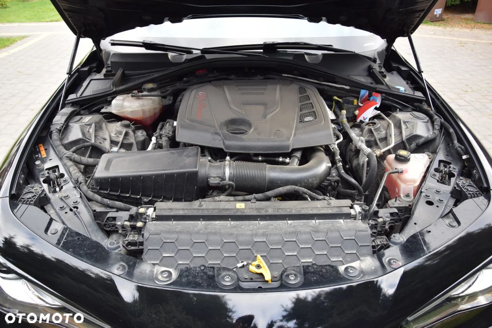 Alfa Romeo Giulia 2.0 Turbo 16V AT8 Veloce - 11