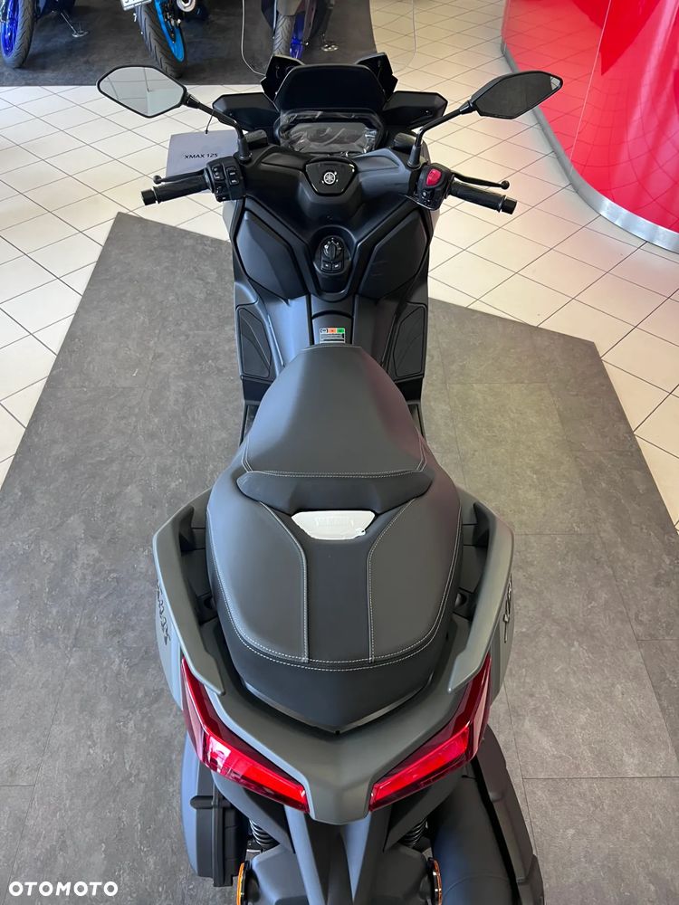 Yamaha X-max - 12