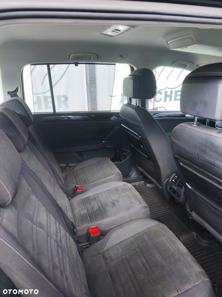 Volkswagen Touran 2.0 TDI SCR Highline - 32