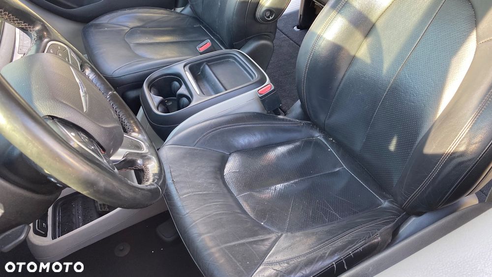 Chrysler Pacifica - 11