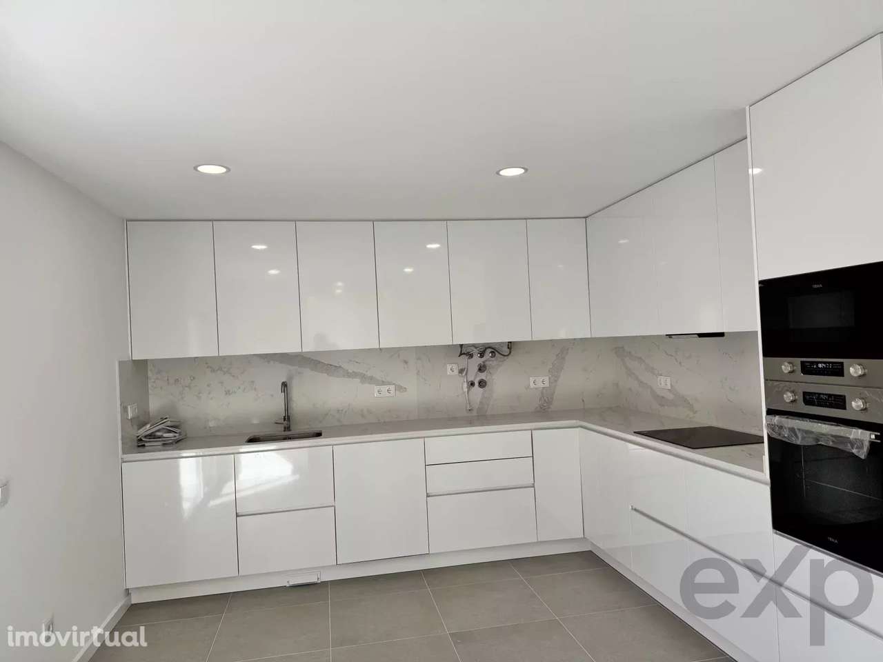 Apartamento moderno com 3 quartos e 142m² em Seixal - Grande imagem: 2/41