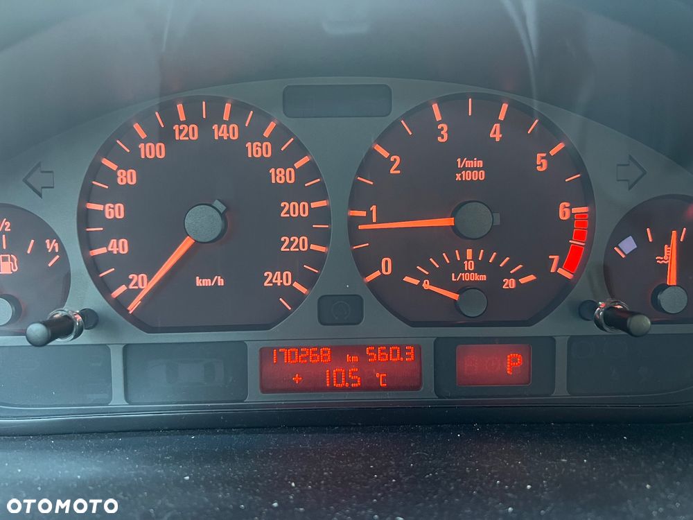 BMW Seria 3 318i - 18