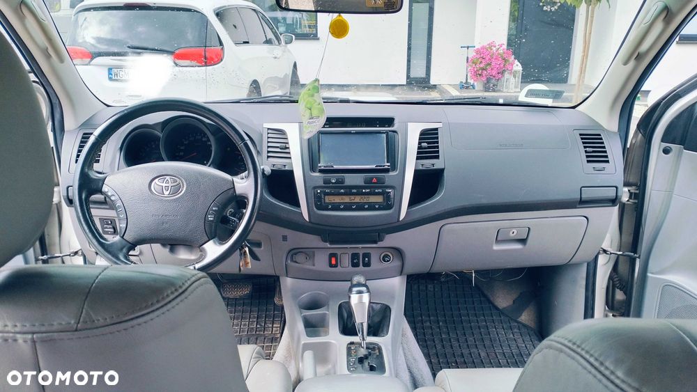 Toyota Hilux - 5