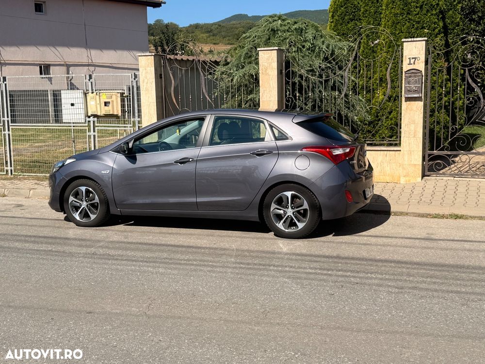 Hyundai i30 ver-1-6-crdi-automatik-comfort - 6