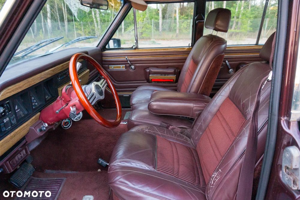 Jeep Wagoneer - 20