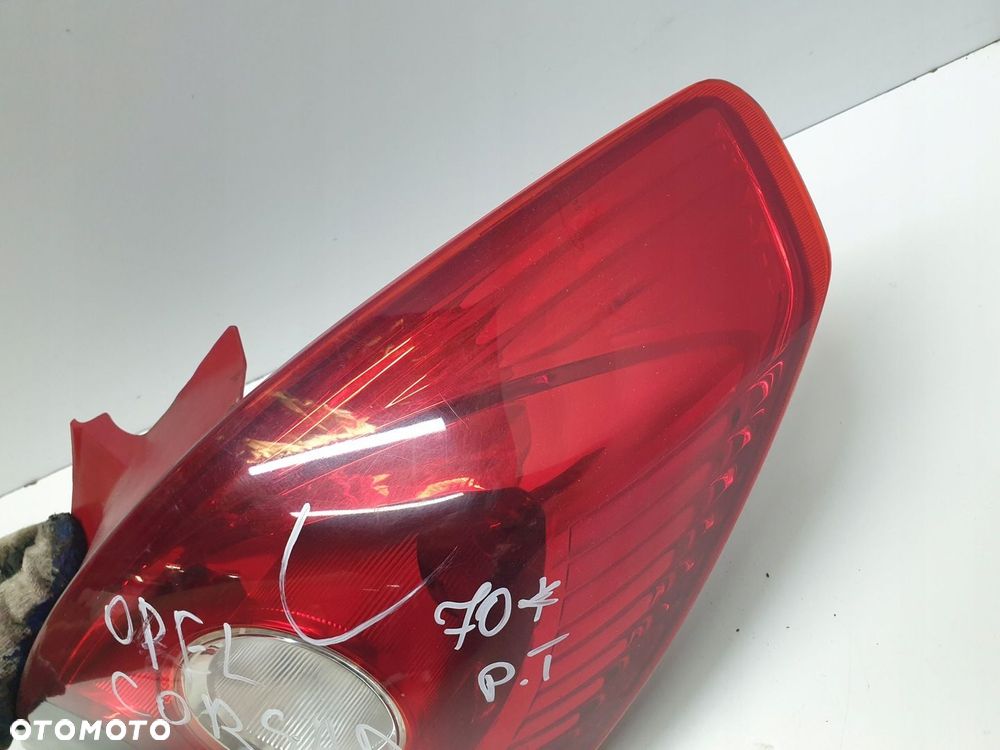 LAMPA TYLNA PRAWA TYŁ PRAWY OPEL CORSA D - 5