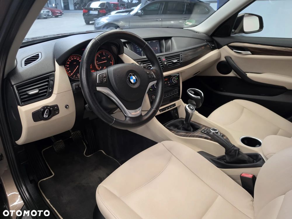 BMW X1 xDrive18d xLine - 24
