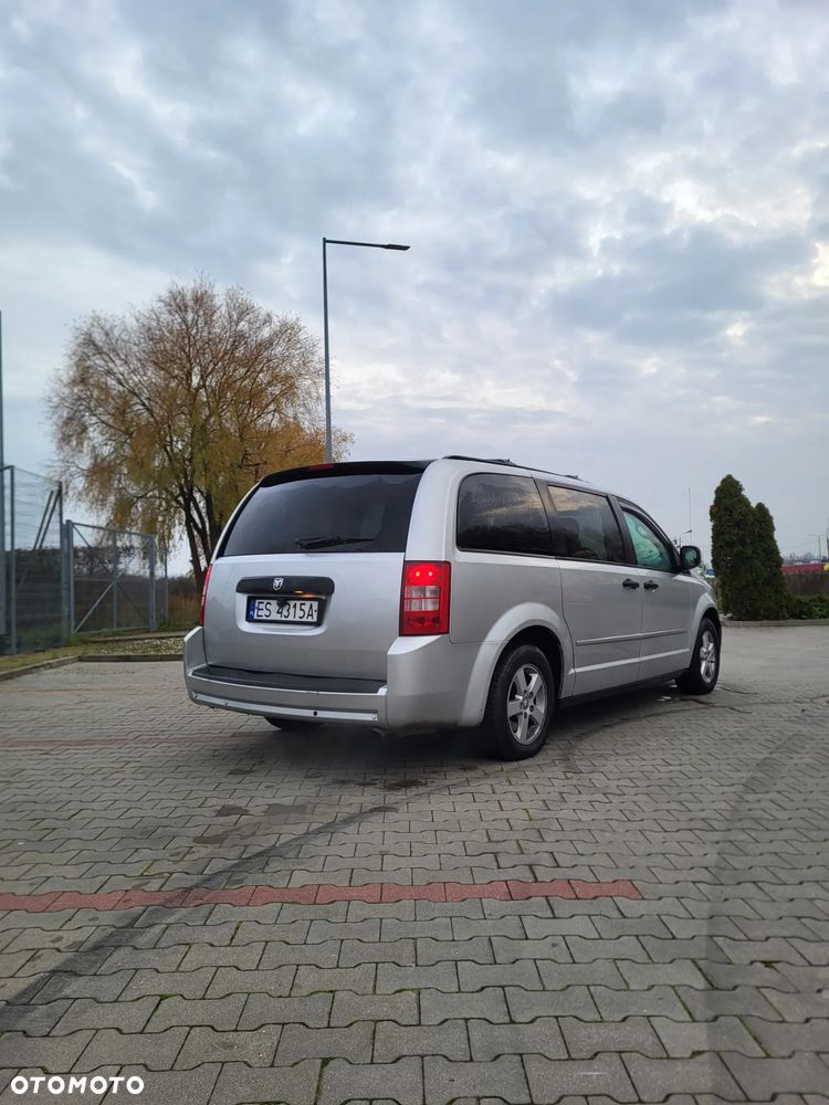 Dodge Grand Caravan - 3