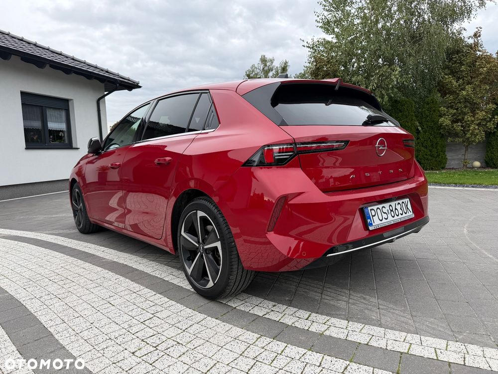 Opel Astra 1.2 Turbo Business Elegance - 4