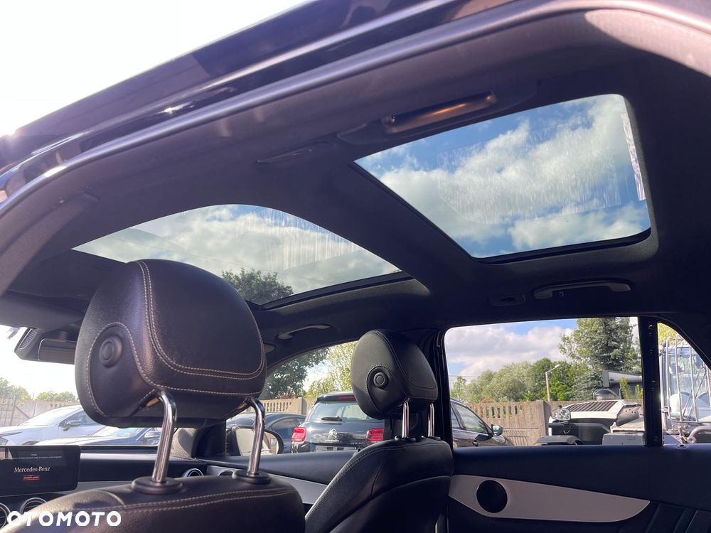 Mercedes-Benz GLC 300 de 4Matic 9G-TRONIC AMG Line - 25